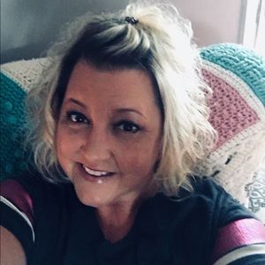 Meet your Posher, Debbie